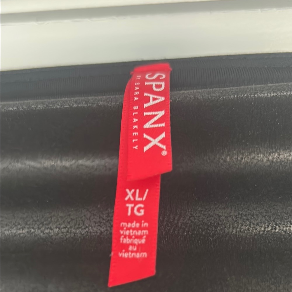 Spanx Black Faux Leather Quilted Leggings - Picture 2 of 4